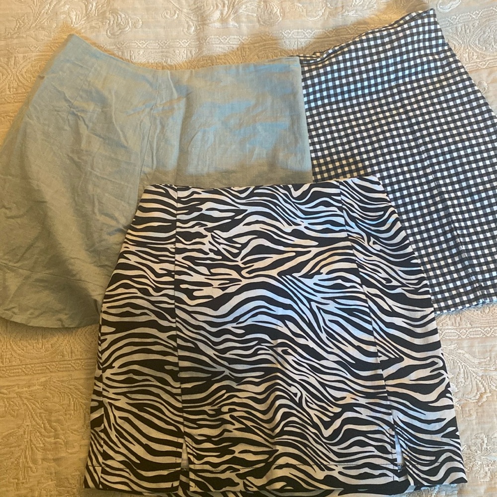 Lot of 3 skirts juniors